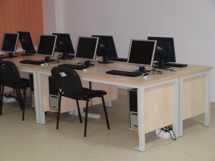 mobilier internet cafe